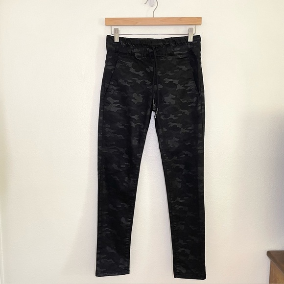 Bevy Flog Shely Pant Black Camo 24 - Picture 4 of 14